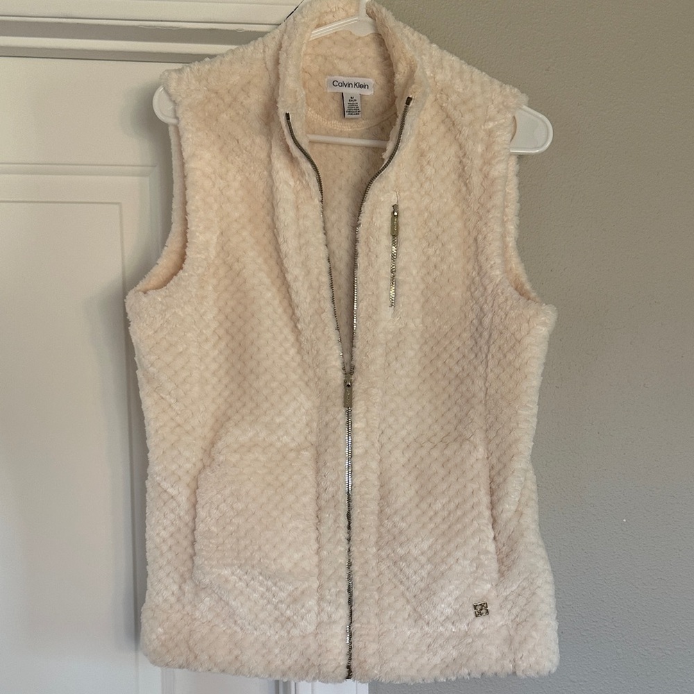 Calvin Klein Women’s Textured Faux Fir Vest